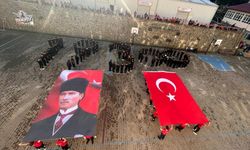 Trabzon'da öğrenciler Atatürk'ü koreografiyle andı