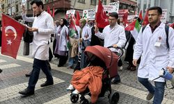 Rize'de Doktorlar "sessiz yürüyüş" ile İsrail'i protesto etti