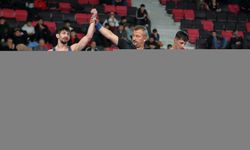 Nazmi Avluca Büyükler Grekoromen Güreş Türkiye Şampiyonası Çorum'da devam ediyor
