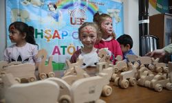 Samsun'da "köy okulu" öğrencileri boyadıkları ahşap oyuncakların sahibi oldu