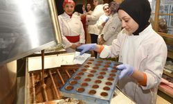 Trabzon'da öğrenciler çikolatanın yapımını öğreniyor