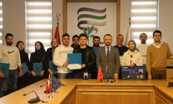 RTEÜ’de Mavi Büyüme Fikir Yarışmasında Dereceye Giren Öğrencilere Ödülleri Verildi