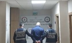 Samsun'da polisi fark edince yangın merdiveninden kaçmak isteyen hükümlü yakalandı