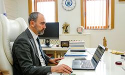 Bayburt Üniversitesi Rektörü Türkmen, AA'nın "Yılın Kareleri" oylamasına katıldı