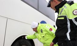 Bolu'da yolcu otobüslerine yönelik zorunlu kış lastiği uygulaması yapıldı