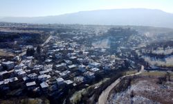 Safranbolu'da karla kaplanan ormanlar ve tarihi konaklar havadan görüntülendi