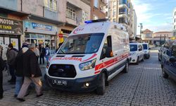 Samsun'da bir evde çıkan yangında 2 çocuk dumandan etkilendi