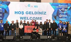 VEX Robotics turnuvasını, Doğa Koleji kazandı