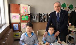 Başkan Metin, Öğrencilere Karnelerini Takdim Etti