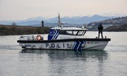 Dalgıç polisler Karadeniz'de gönüllü dip temizliği yapıyor