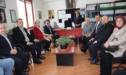 DÜZELTME - "AK Parti Bolu Belediye Başkanı Demirkol'dan ziyaretler" haberimizin başlığı "AK Parti Bolu Belediye Başkan adayı Demirkol'dan ziyaretler" şeklinde düzeltilmiştir.