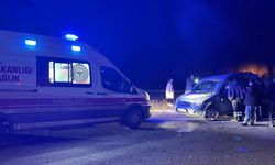 Gümüşhane'de yolcu otobüsü ile çarpışan hafif ticari aracın sürücüsü yaralandı