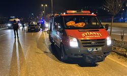 Karabük'te devrilen otomobilin sürücüsü kazadan yara almadan kurtuldu