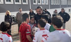 Boluspor Teknik Direktörü Koşukavak ve 3 futbolcu öğrencilerle buluştu