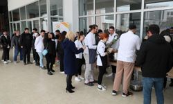 Sinop’ta yöresel lezzetlerin tanıtımında üniversitelilere tarhana çorbası ikram edildi