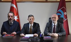 Trabzonspor Divan Kurulu Başkanı Mahmut Ören mazbatasını aldı