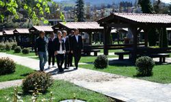 Karabük Belediye Başkanı Çetinkaya, şehir parkındaki çalışmaları inceledi