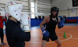 Milli boksör Hatice Akbaş, Avrupa'da altın madalya için yumruk sallayacak:
