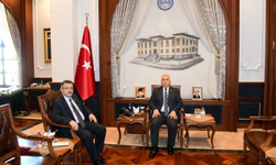 Trabzon Büyükşehir Belediye Başkanı Av. Ahmet Metin Genç, Vali Aziz Yıldırım'ı Ziyaret Etti