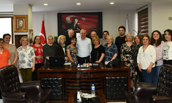 Artvin Belediye Başkanı Bilgehan Erdem’i, Artvin Belediyesi Türk Musiki Korosu Ekibi Hayırlı Olsun Ziyaretinde Bulundu