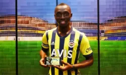 Eski Fenerbahçe yıldızı Papiss Cisse kaç TL'ye futbol oynuyor?
