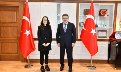 Trabzon Büyükşehir Belediyesi'nden Önemli Ziyaret: Ahmet Metin Genç, Meryem Sürmen ve Salih Cora'yı Konuk Etti