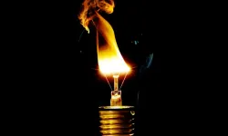 Uşak'da 21 Mayıs Salı Elektrik Kesintisi: Hangi İlçelerde, Kaç Saat Sürecek?