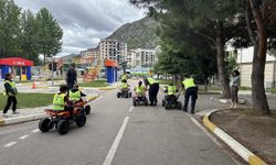 Amasya'da jandarma ekipleri öğrencilere trafik eğitimi verdi