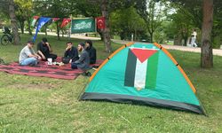 Bolu'da üniversite öğrencileri Filistin'e destek için oturma eyleminde