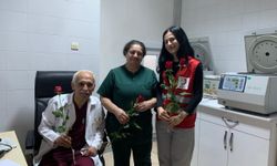 Gümüşhacıköy Gönüllü Genç Kızılay Üyeleri, sağlık çalışanlarını ziyaret etti