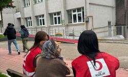 Kızılay gönüllüleri, huzurevinde kalan kadınların Anneler Günü'nü kutladı