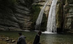 Öğrencilerden Samsun'un şelaleler bölgesinde çevre temizliği