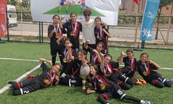 Yörükler Ortaokulu Yıldız Kız Takımı ragbide Türkiye Şampiyonu oldu
