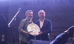 Şarkıcı Ali Kınık, Asarcık Yaz Festivali'nde sahne aldı