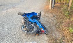 Türkeli'de motosikletin devrildiği kazada 2 kişi yaralandı