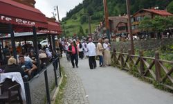 Uzungöl bayramda turistlerin gözde mekanları arasında yerini aldı