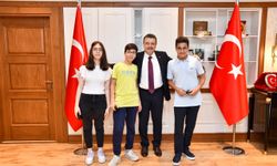 Trabzon Büyükşehir Belediye Başkanı Ahmet Metin Genç, Başarılarıyla Gurur Duyduğu Öğrencileri Ağırladı