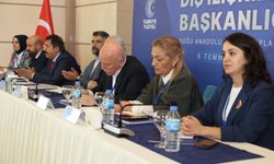 Erzurum'da AK Parti Toplantısında Türkiye Yüzyılı İdealine Odaklanıldı