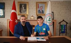 Çaykur Rizespor'da yeni transfer Muhamed Buljubasic için imza töreni düzenlendi