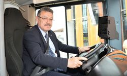 Başkan Genç, Elektrikli Otobüsü Sürerek Test Etti