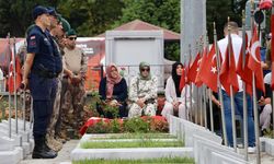 Şehit özel harekat polisi Akın Çelebi mezarı başında anıldı