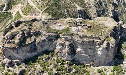 Gevhernik Kalesi'ndeki kazılarda çeşme ve sarnıç bulundu