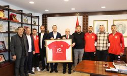 Akçaabat Belediye Başkanı Ekim, Sebat Gençlikspor’un Yenilenme Sürecini Duyurdu