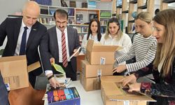 Okuyan Artvin Kitap Kafe’ye 136 Kitap Bağışı