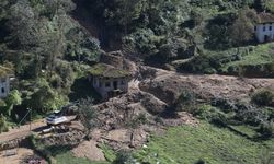 Rize'de heyelan olan köyde temizlik çalışmalarına başlandı