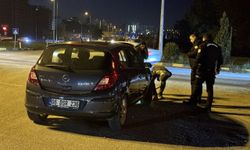 Kastamonu'da polisten kaçarken otomobile çarpan motosiklet sürücüsü yaralandı