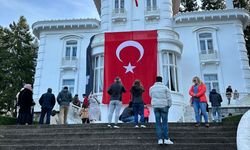 ATATÜRK KÖŞKÜ 10 KASIM'DA ZİYARETÇİ AKININA UĞRADI