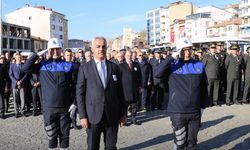 Oltu Belediye Başkanı Adem Çelebi, 10 Kasım Anma Etkinliklerine Katıldı