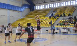 Sungurlu Belediyespor Voleybol Takımı ligdeki 11. galibiyetini aldı