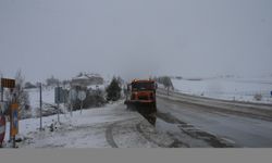 Tokat-Sivas kara yolunda kar etkili oldu